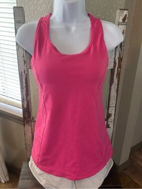 Running 🏃‍♀️Girl Women’s Pink Performance Tank Top Built In Bra